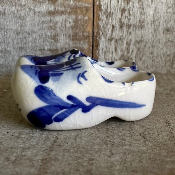 Source Unknown Other - Tiny, Miniature Clogs, blue and white, ceramic  1.5"  *read full description